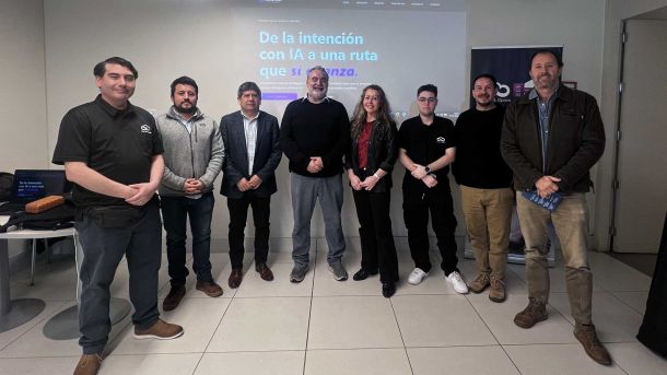 Representantes de ARIA Los Ríos y Morris & Opazo reunidos durante el tercer desayuno tecnológico realizado en INACAP Valdivia.